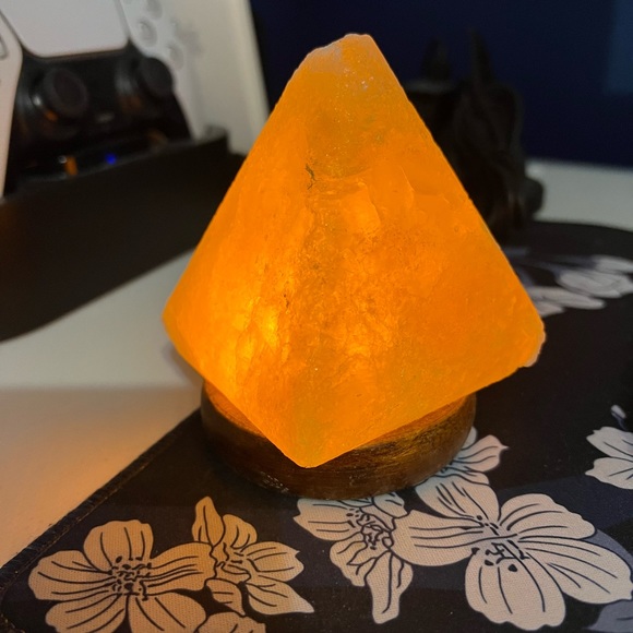 Himalayan Salt Pyramid Lamp - Picture 1 of 2